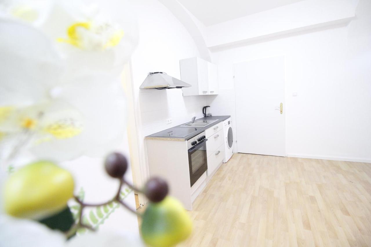 Comfort Triple Room Th Vienna Exterior photo